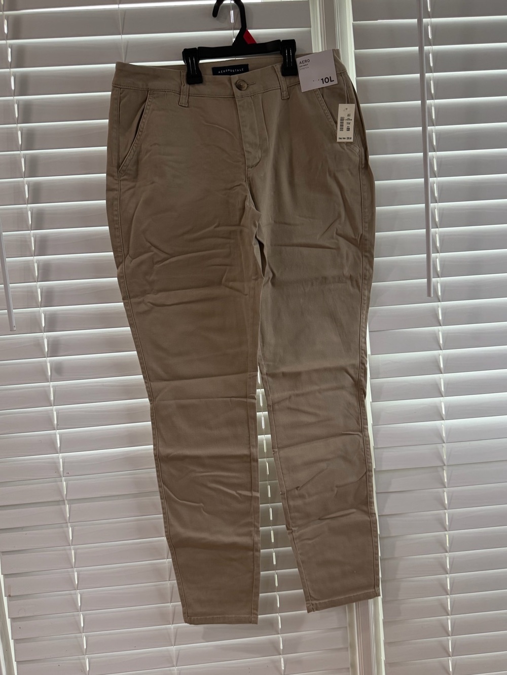 Aeropostale Women’s Khaki Skinny Pants Size 10 Long School Uniform Brand New! 🤎